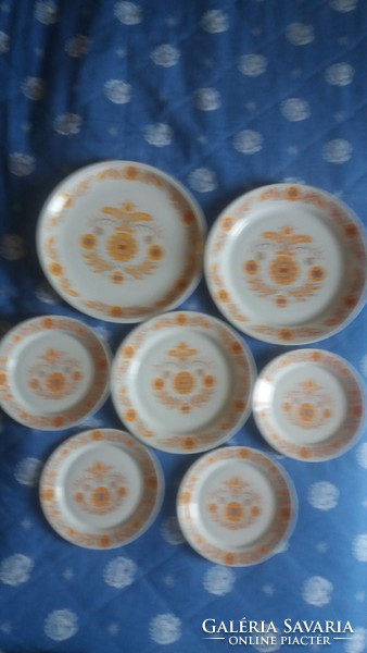 Alföldi porcelán tányérok (7 db)