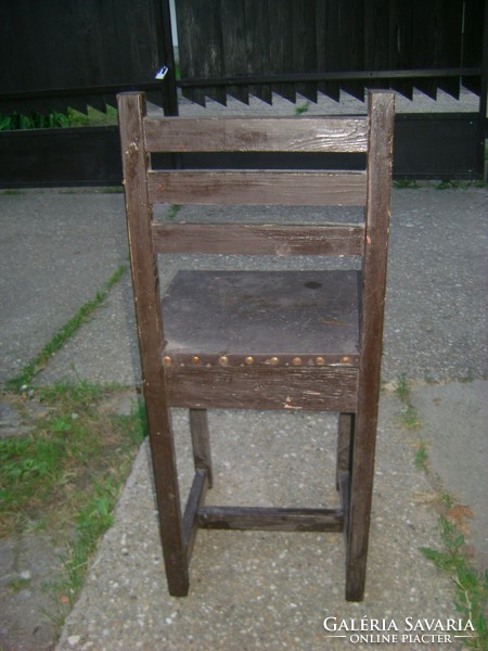 Régi támlás szék