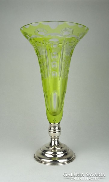 0Q045 Ezüst talpas zöld kristály váza