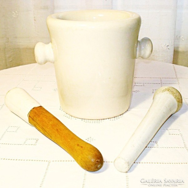 Drasche (Kőszénbánya és téglagyár jelzésű) porcelán mozsár és 2 db mozsártörő