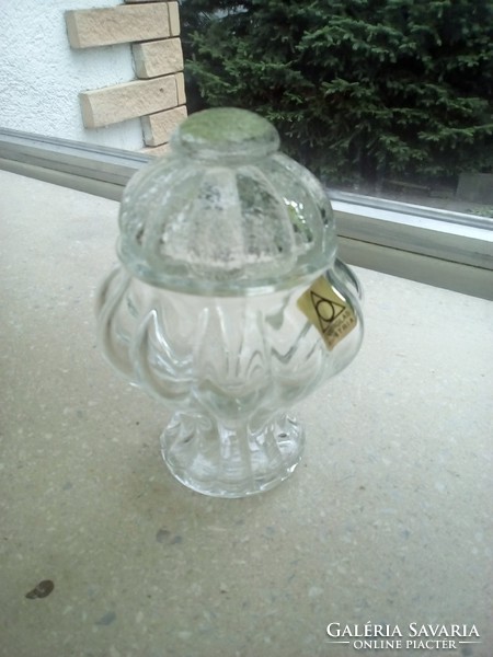 Üveg fedeles váza