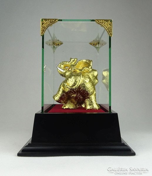 0R568 Arany szerencsehozó elefánt szobor