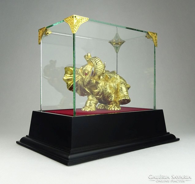 0R568 Arany szerencsehozó elefánt szobor