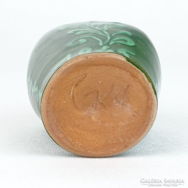 0S090 Kisméretű jelzett zöld mázas butella 12.5 cm