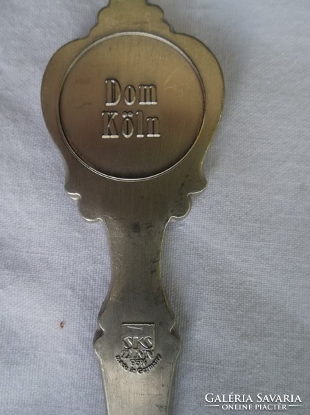 Metal - large - 2004. Year numbered pewter spoon, with hardwood holder, 23 x 12 cm - German