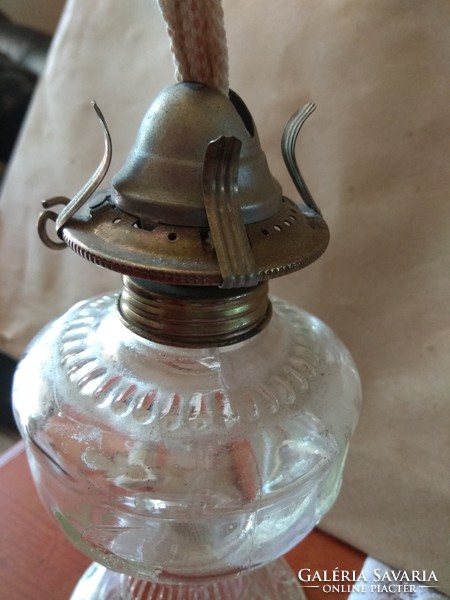 Üveg petroleum lampa