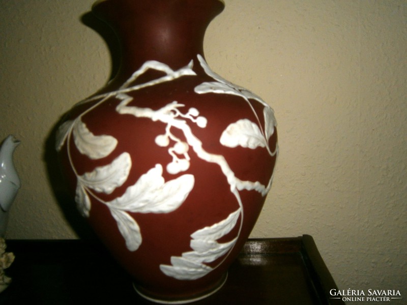 Páté-sur patete is a large Art Nouveau vase shaped luminaire made of rosenthal vase