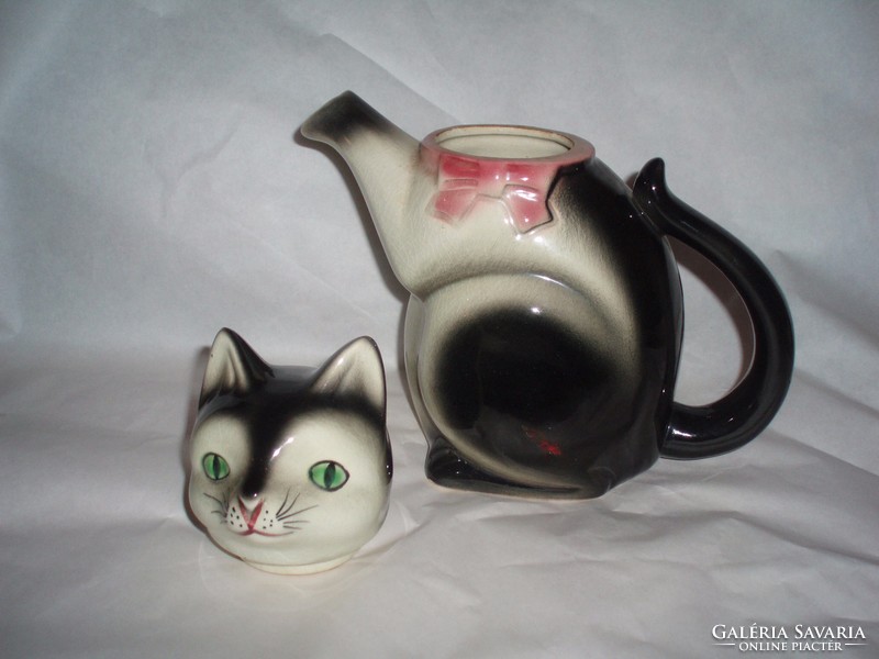 Vintage, art deco period porcelain spout
