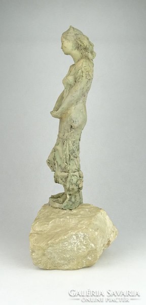 0C022 Művészi kerámia kendős nő talapzaton 40 cm