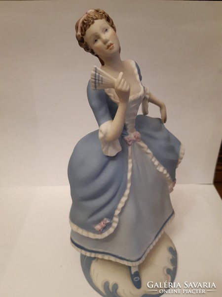 Royal Dux gumibélyegzős biszkvit legyezős hölgy 21 cm