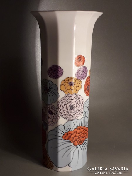 The Rosenthal tapio wirkkala studio line polygon porcelain vase is also an excellent elegant gift