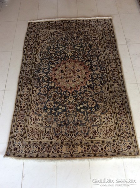 Iráni Nain selyemkontúros kézi csomózású szőnyeg