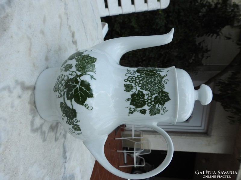 Kahla grape leaf and grape pattern pourer - tea pourer rare!