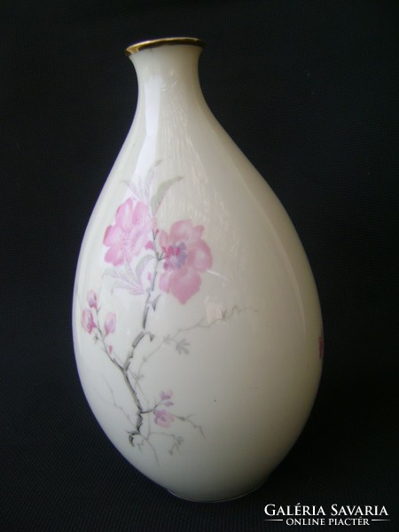 Kézzel készült  KPM Berlin váza, nagyon szép mintával legszebb forma.1910 cca