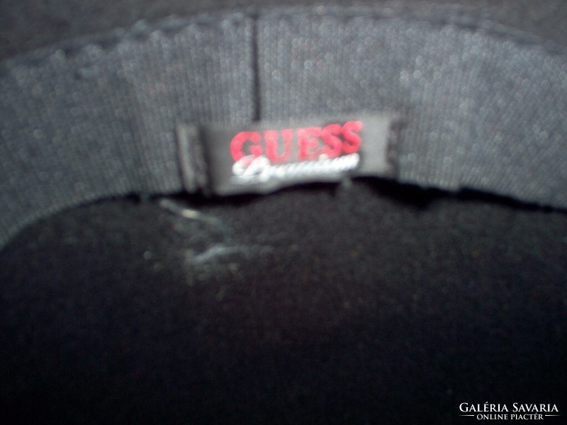 Fekete Guess filc kalap