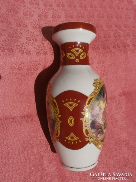Scenic vase