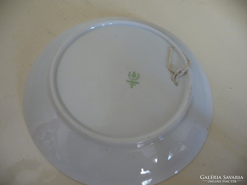 Hollóházi porcelán virágmintás fali tányér