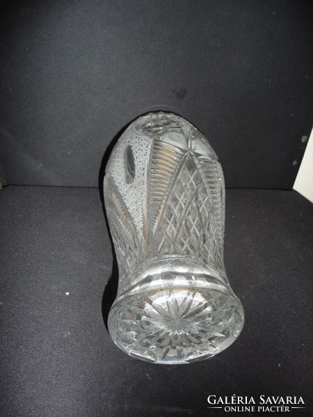 Richly carved lead crystal vase on the entire surface (30 cm)