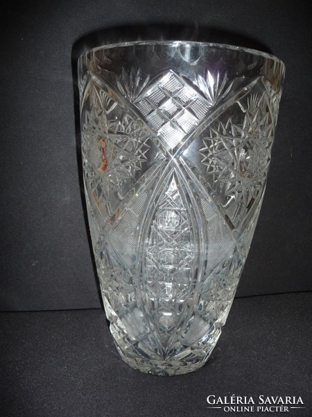 Dögnehéz teljes felületén dúsan metszett ólom kristály váza (25 cm)
