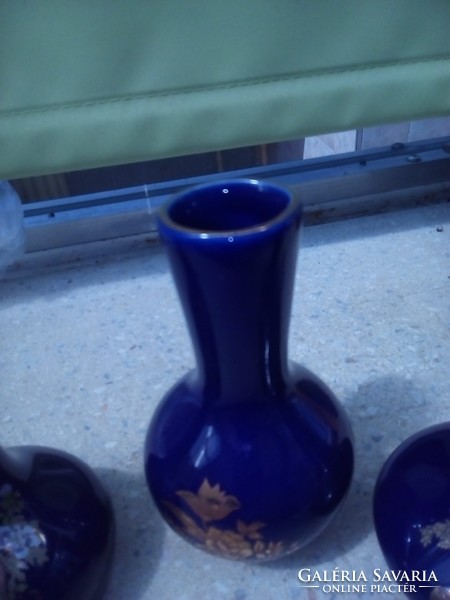 Porcelán kis vázák, 3 db