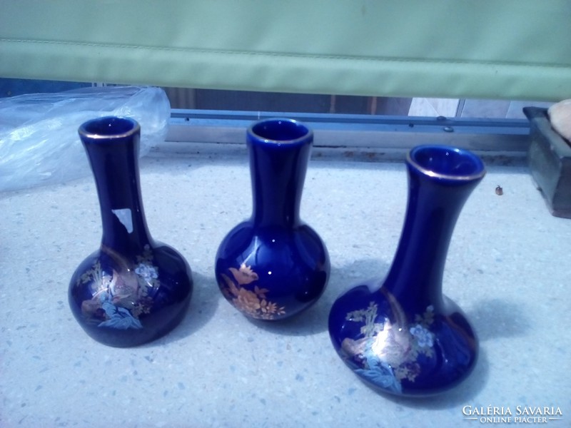 Porcelán kis vázák, 3 db