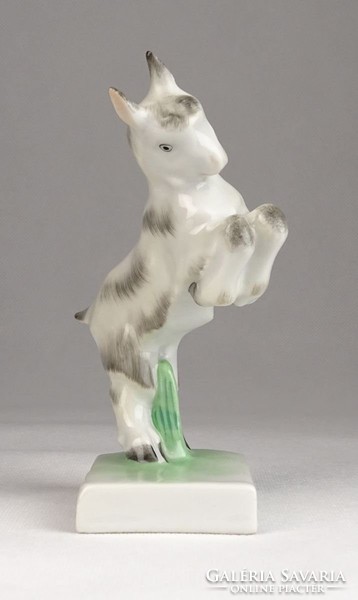 0R229 Herendi porcelán kecske talapzaton 12.5 cm