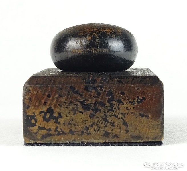 0R501 Antik fa tapper íróasztali kellék
