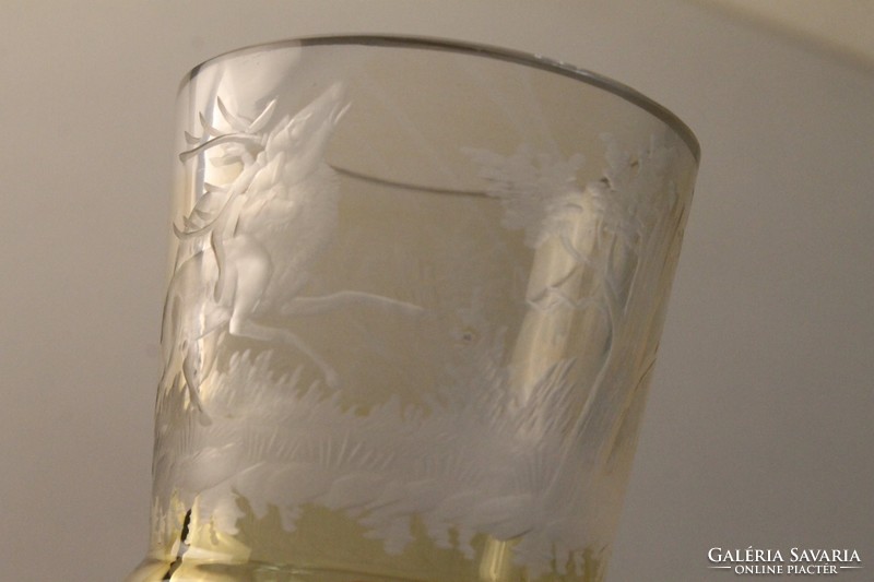 Biedermeier üveg vadászpohár szarvasos jelenettel