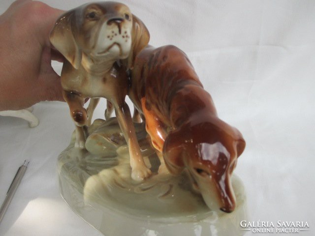 Vadász kutyák-Royal Dux porcelán