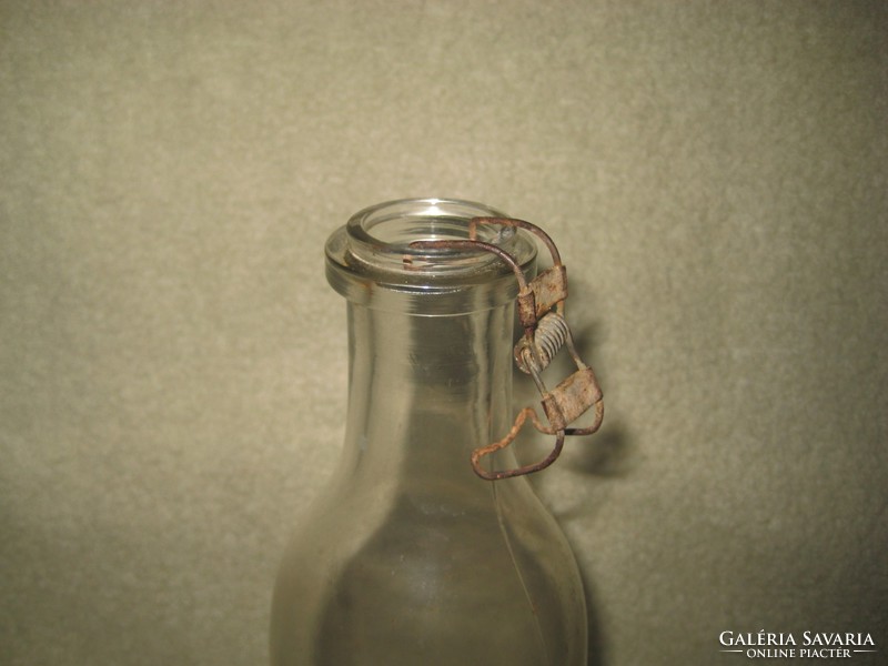 Old 1 l. Depose glass with iron buckle