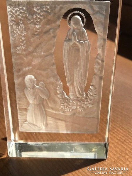 Paperweight from sliced crystal with intaglio Saint Maria pattern