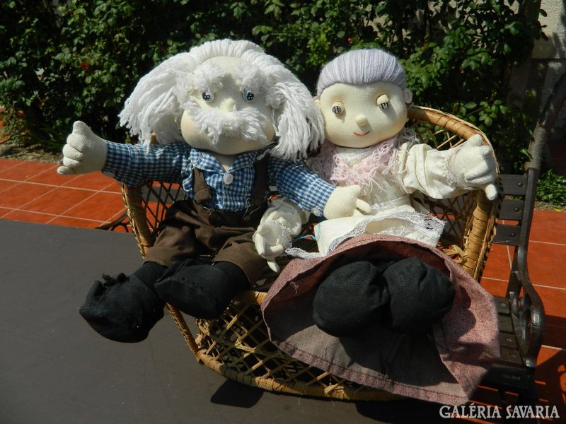 Old people in armchairs - ragdoll couple