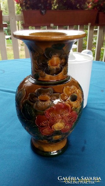 Beautiful, glossy glazed ceramic vase, 20 cm high