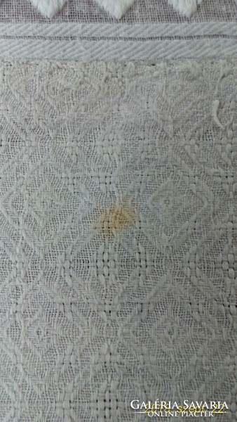Antik, monogramos hófehér, damaszt asztalterítő, 160 x 160 cm + a rojt