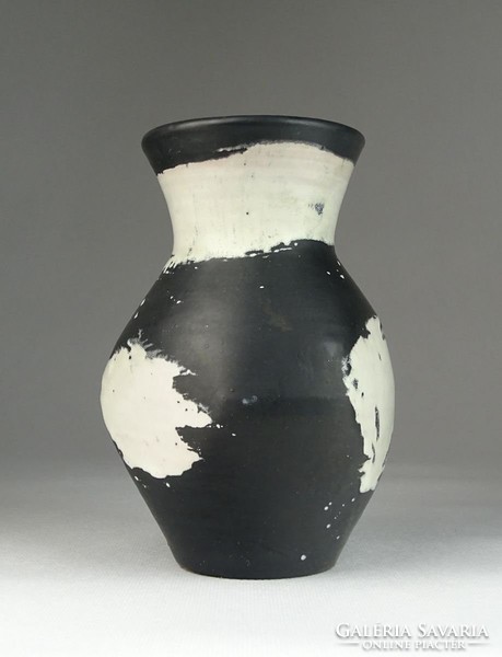 0R413 Régi hibátlan Gorka Lívia kerámia váza 15 cm