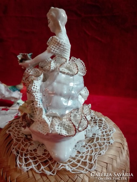 Barokk porcelán figura  Csipkés ruhás hölgy  szobor 15/12 cm