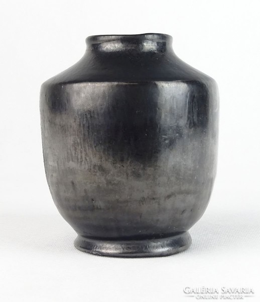 0T354 Régi fekete ónmázas kerámia váza GYULA 1932