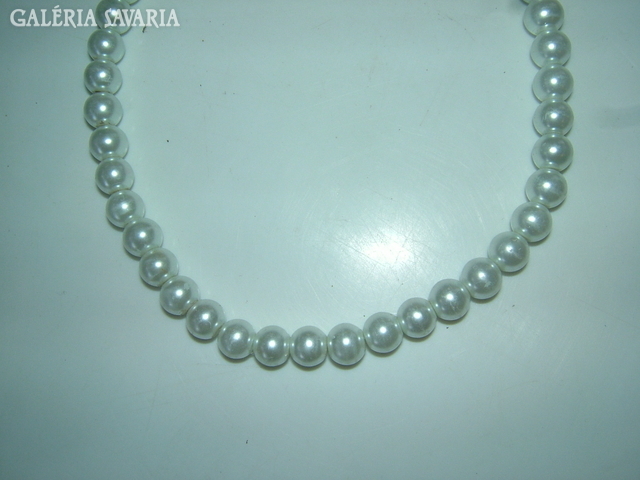 String of pearls - necklace