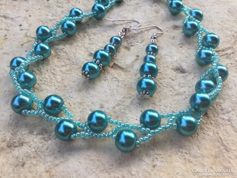 Turquoise giant tekla string of beads and bracelet