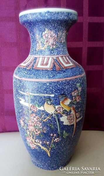 Madár mintás porcelán váza, 30 cm magas