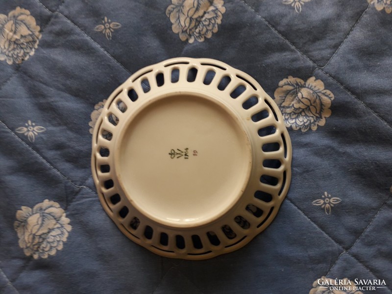 Porcelain (wallendorf) bowl with an openwork pattern