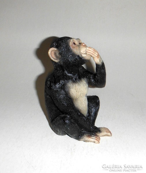 Non-speaking vinyl monkey figure