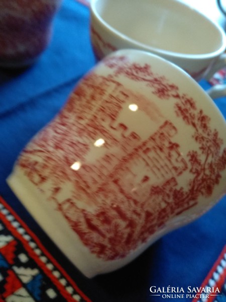 Porcelán csészék 