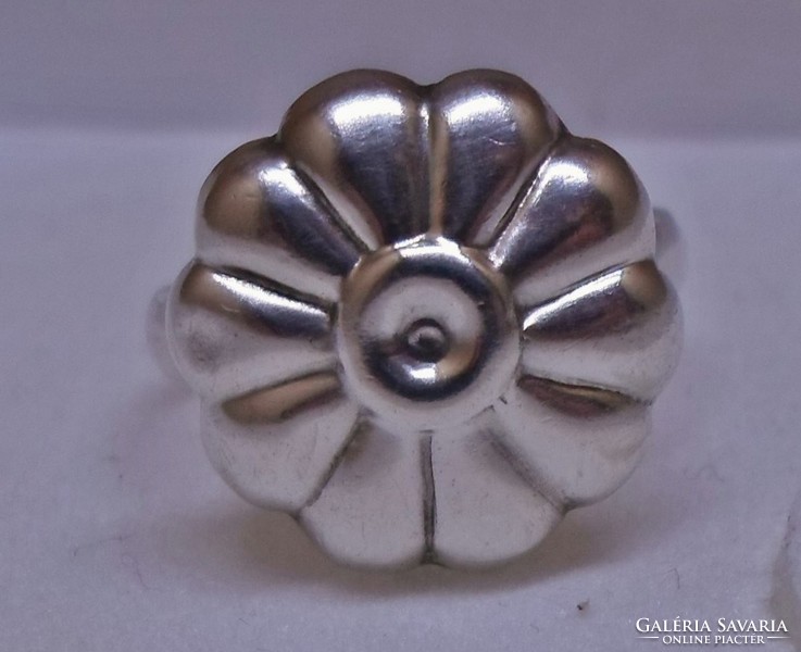 Unique beautiful silver flower ring
