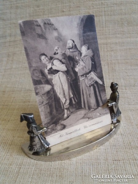 Antik kézimunkával készített  Asztali képtartó benne üveggel és egy ajándék képpel