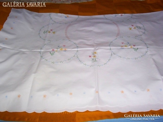 Elegant, embroidered tablecloth, 170 x 125 cm x