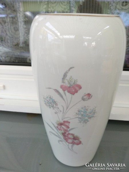 Porcelán váza