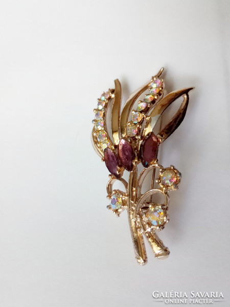 Gold - plated casual brooch 73.