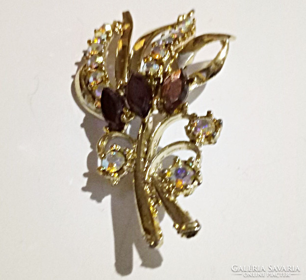 Gold - plated casual brooch 73.