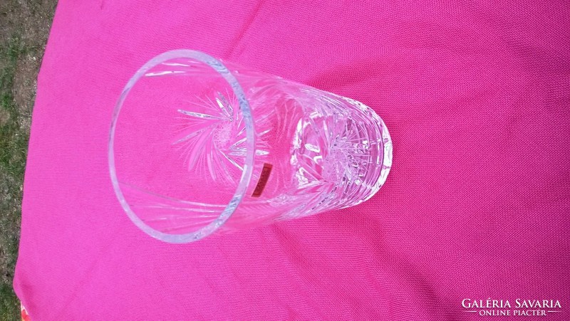 Beautiful crystal vase in completely new condition for sale